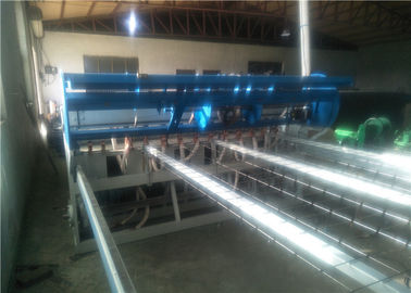 Chine Le PLC commandent l'opération facile de machine de soudure de cage de poulet pour la maille galvanisée fournisseur