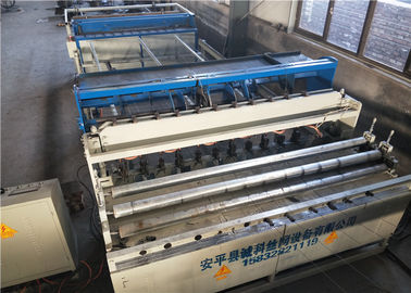 Chine Machine de soudure ferme de maille de barrière de tache de soudure productivité élevée de largeur de 2 M à faible bruit fournisseur